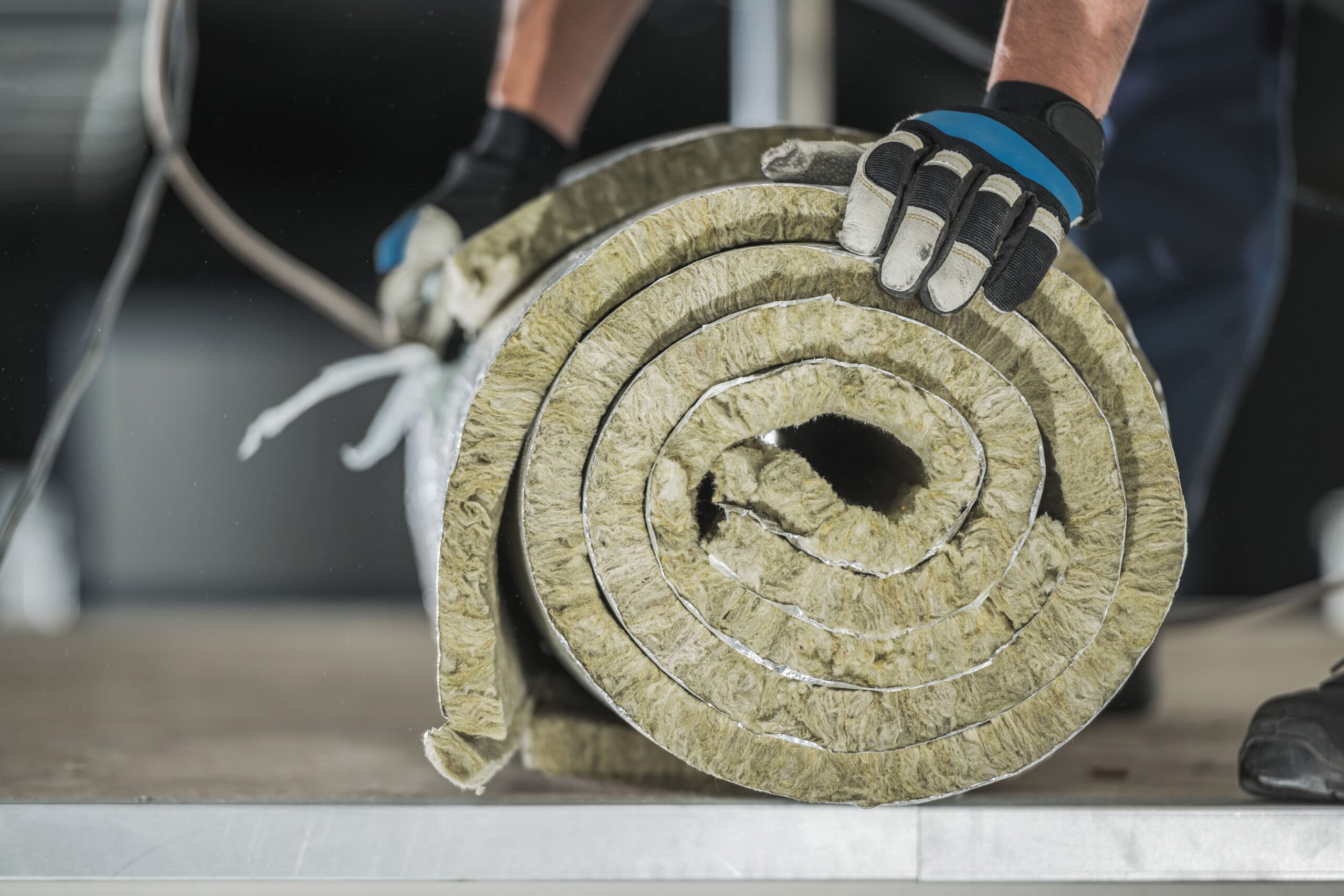 Mineral wool insulation roll